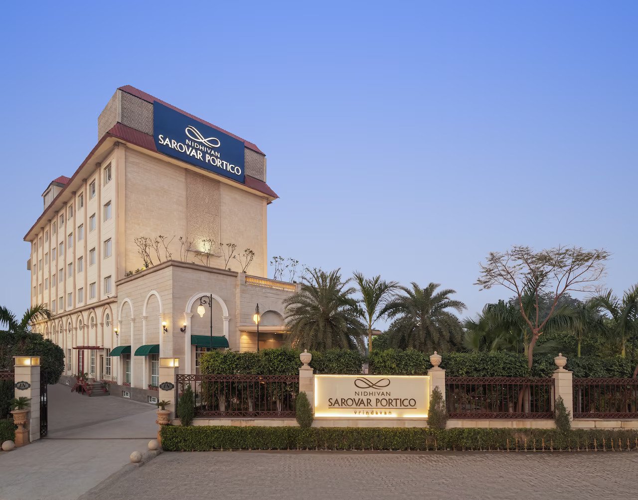 Nidhivan Sarovar Portico